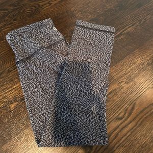 Lululemon leggings size 4
